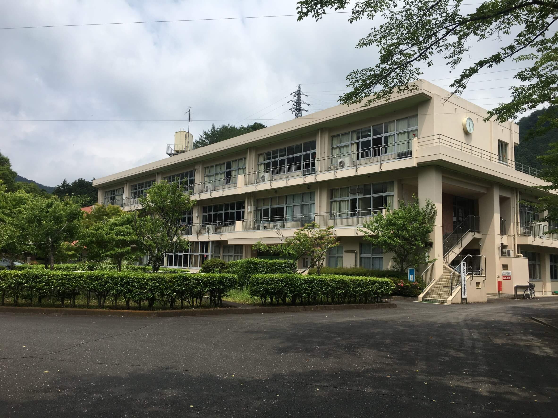 旧古里中学校