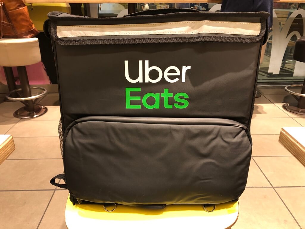 第4世代UberEatsカバン正面