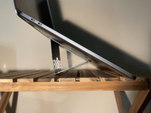 世界最薄の軽量PCスタンドが便利過ぎる（6段調整ノマド向け）