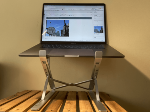 ノマド＆リモート両用におすすめな軽量ノートPCスタンド（兼スマホスタンド）