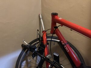 自転車のハンドルが動かない！原因を特定。メンテナンスしてみた（クロスバイク編）