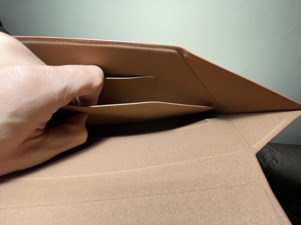 MOFTレザーPCケース