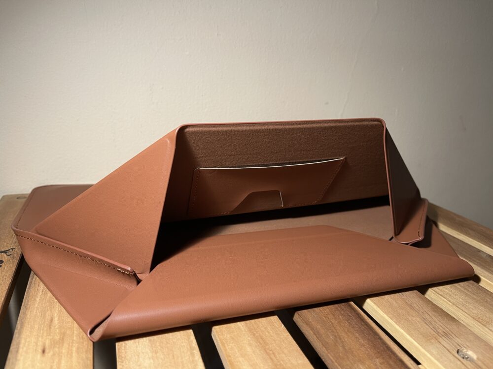 MOFTレザーPCケース